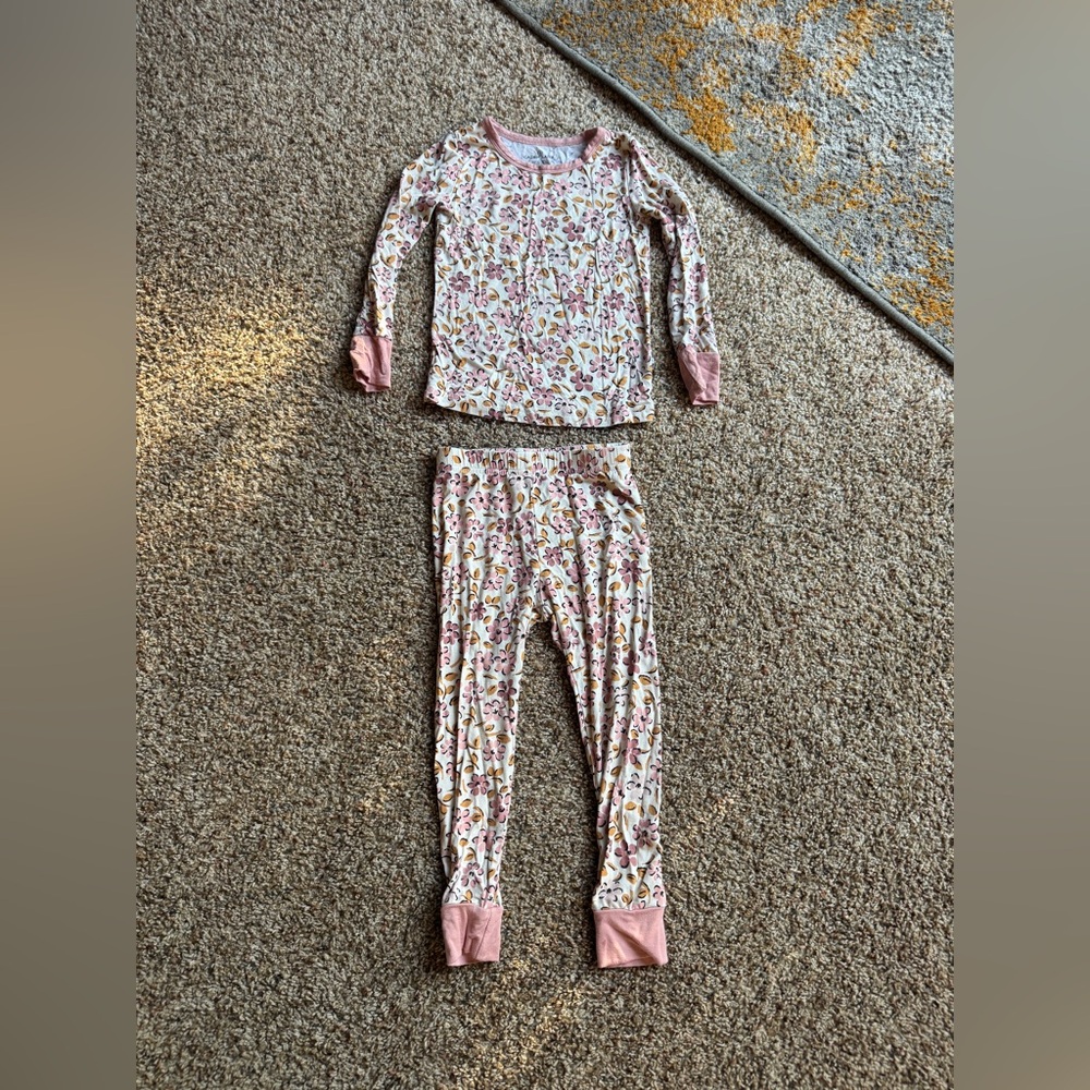 Caden Lane long sleeve pajamas set, pink/ purple flowers 3T